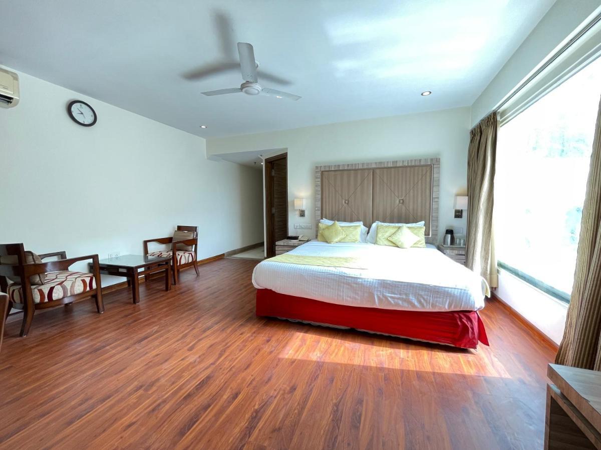 Отель Surasena Regal Vista Agra Агра Экстерьер фото