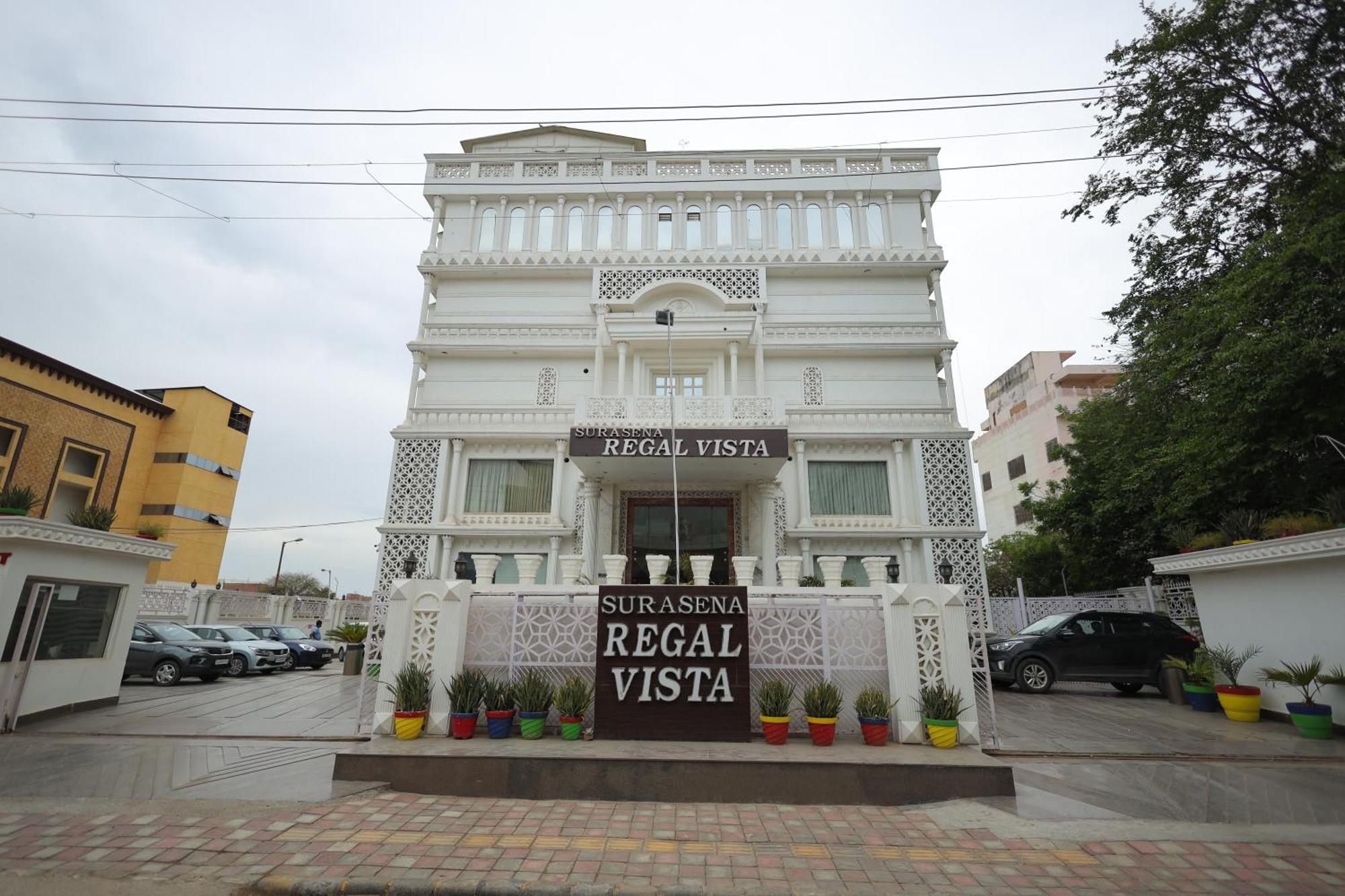 Отель Surasena Regal Vista Agra Агра Экстерьер фото